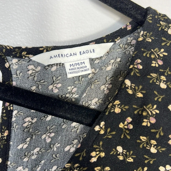 American Eagle Floral Romper - Medium - EUC - Picture 4 of 9